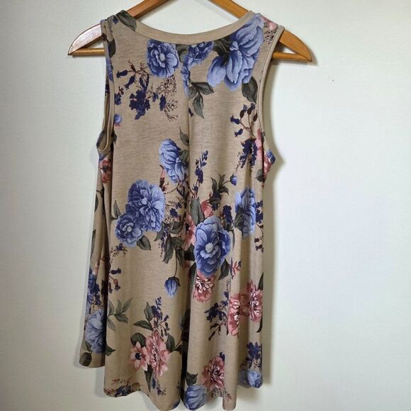 EUC EGS FLORAL TANK TOP SOFT AND FLOWY SIZE MEDIUM - Picture 3 of 16